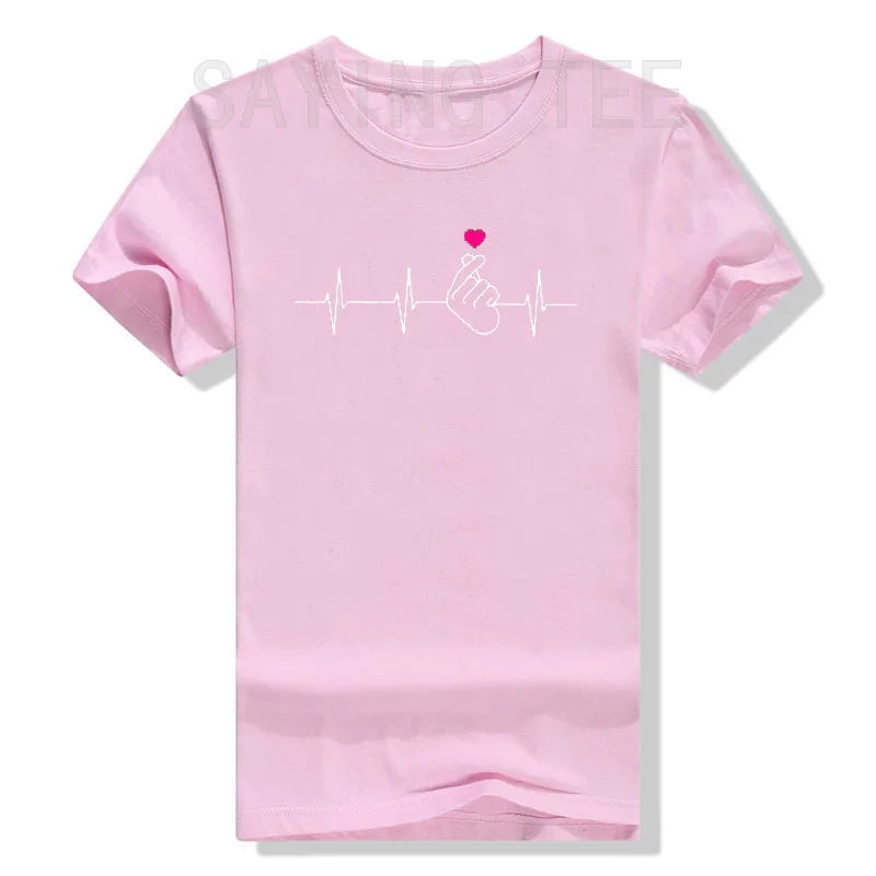 Camisa K-Pop, camiseta de regalo de música Pop coreana con corazón de mano y latido del corazón, camiseta gráfica KPop para fanáticos de la moda, camisetas de manga corta