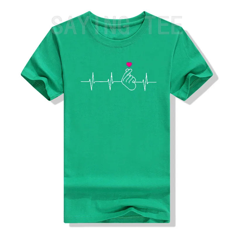 Camisa K-Pop, camiseta de regalo de música Pop coreana con corazón de mano y latido del corazón, camiseta gráfica KPop para fanáticos de la moda, camisetas de manga corta